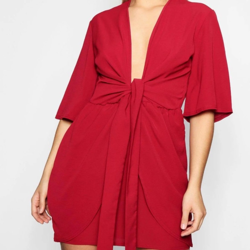 Boohoo red plunge plus size dress